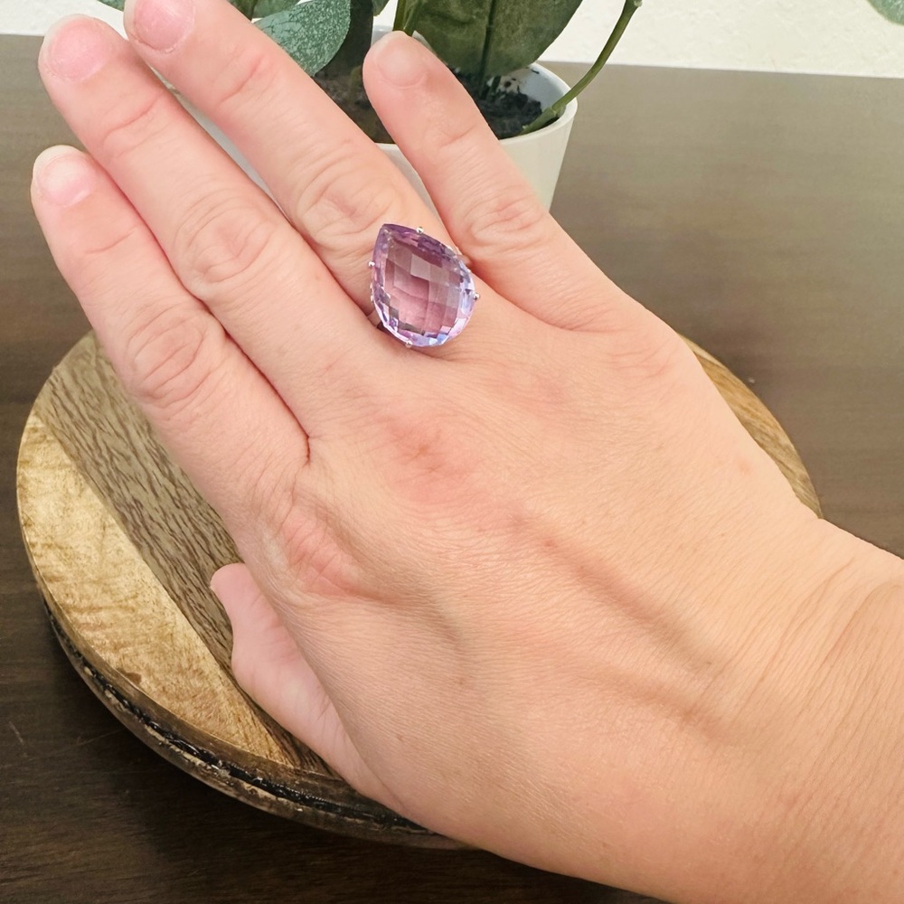 Elegant Purple Teardrop Ring